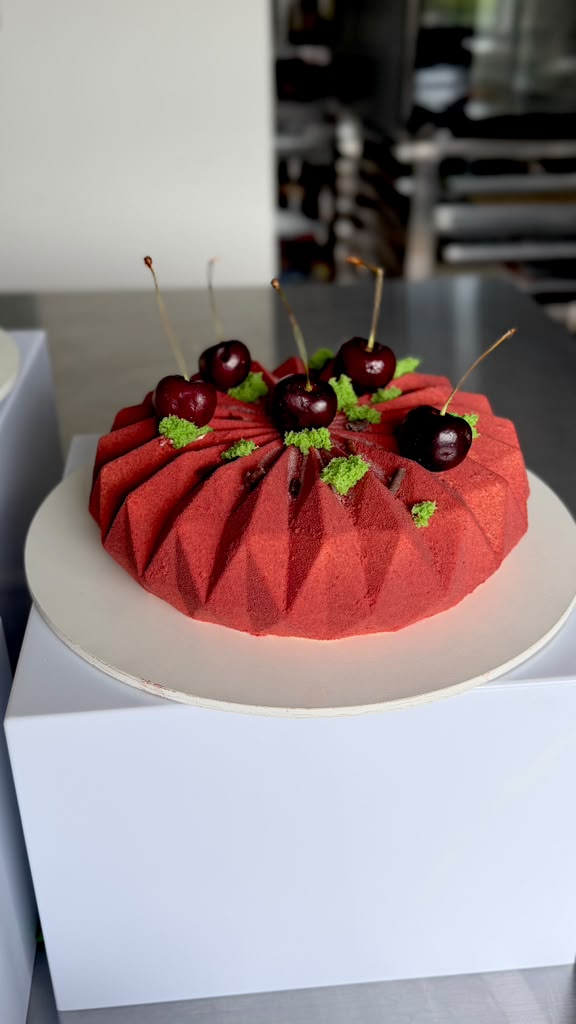 Ruby Cherry Diamond Cake (Whole)